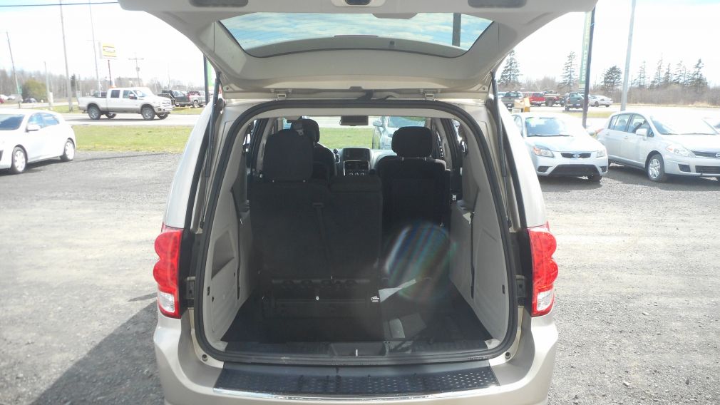 2014 Dodge GR Caravan SXT #21