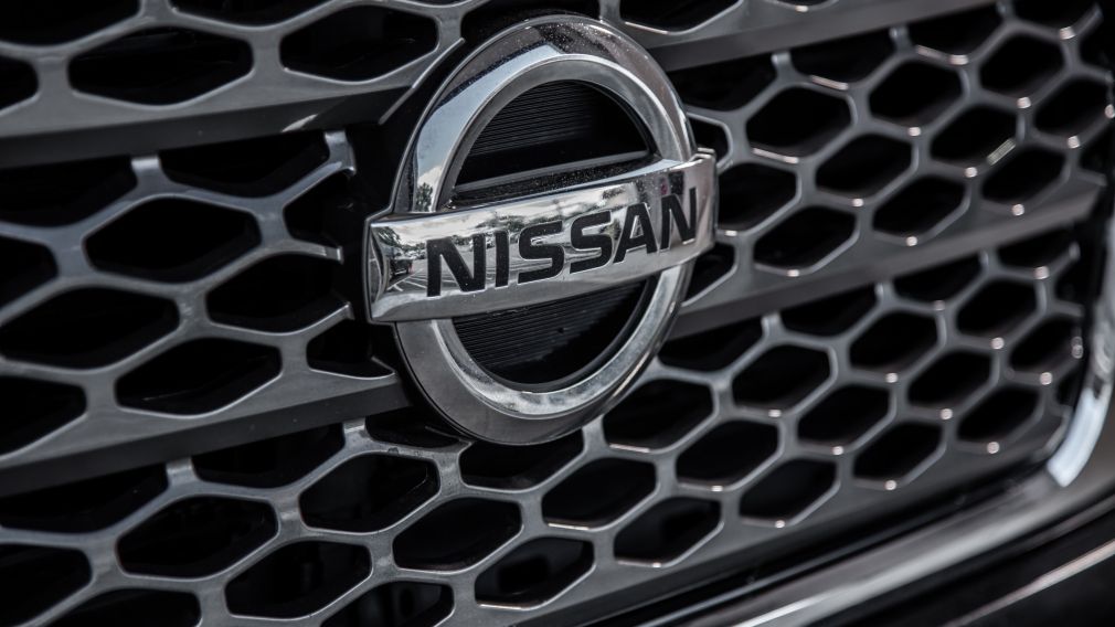2017 Nissan Titan 4WD Crew Cab SV pneus duratrac toile impeccable! #4