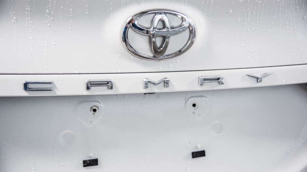 2020 Toyota Camry LE  AUTO  A/C BLUETOOTH #9
