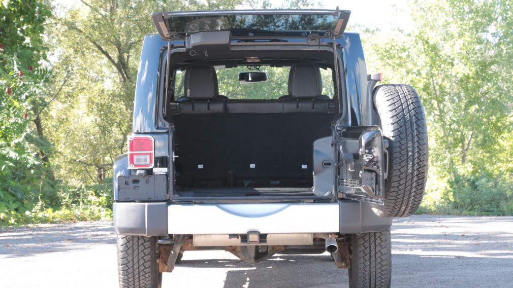 2014 Jeep Wrangler Unlimited Sahara #22