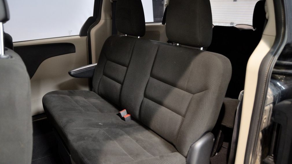 2015 Dodge GR Caravan Canada Value Package A/C-Bizone MP3/AUX Cruise #20