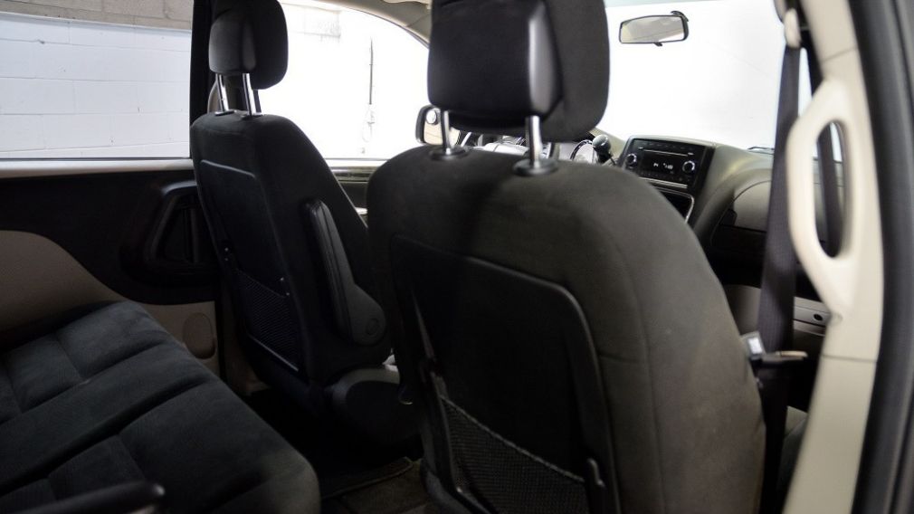 2015 Dodge GR Caravan Canada Value Package A/C-Bizone MP3/AUX Cruise #21