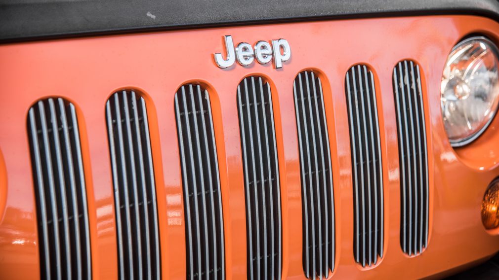 2012 Jeep Wrangler Unlimited 4WD 4dr Sahara AUTOMATIQUE BLUETOOTH 2 TOITS #9