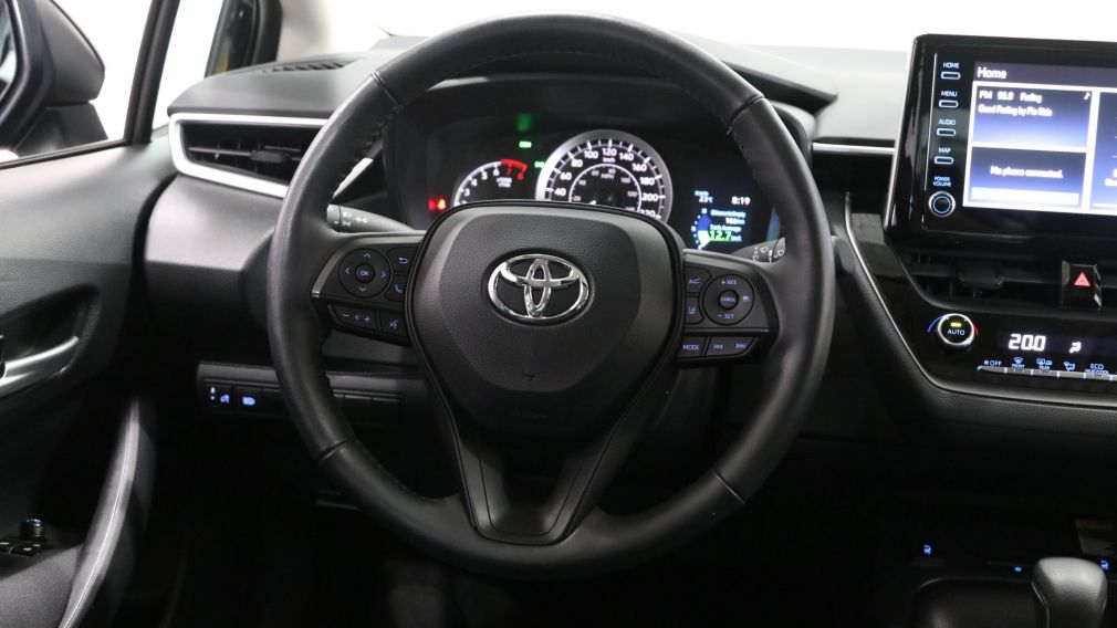 2020 Toyota Corolla LE #24