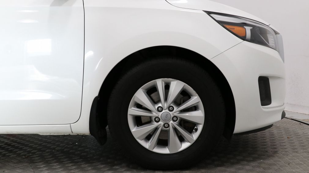 2018 Kia Sedona LX #25