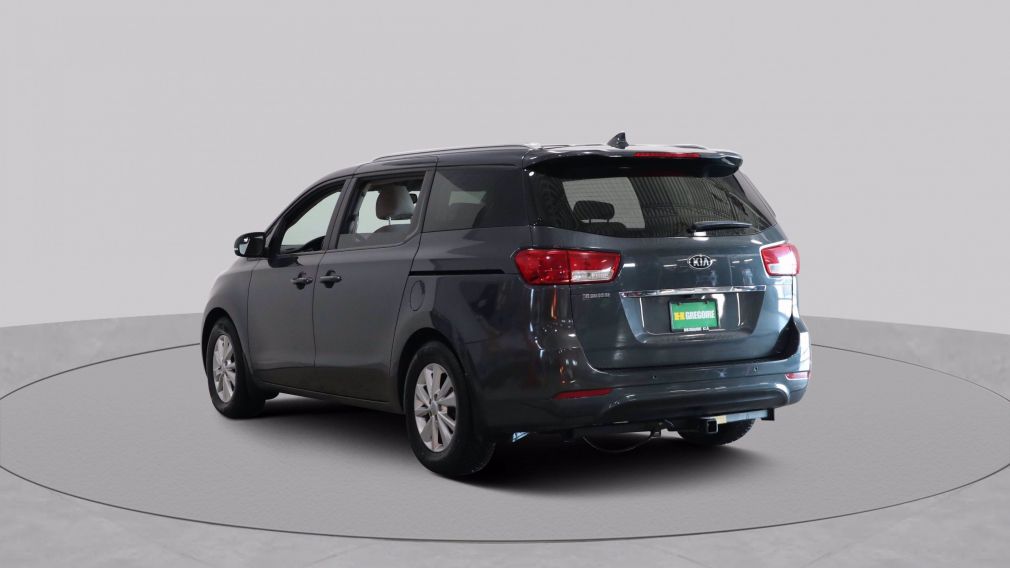 2017 Kia Sedona LX #4