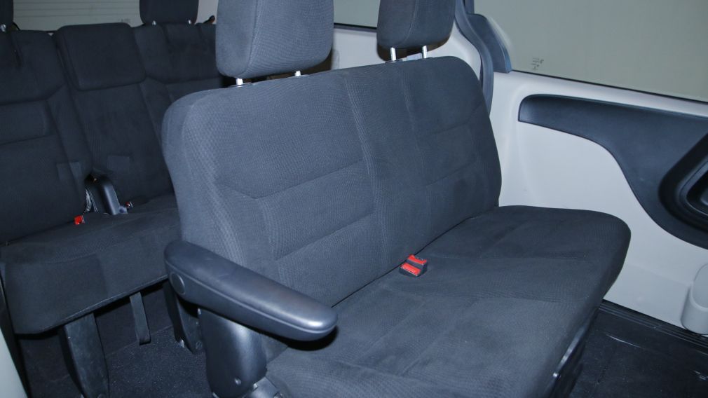 2015 Dodge GR Caravan Canada Value Pkg AUTO AC GR ELEC 7 PASS #24