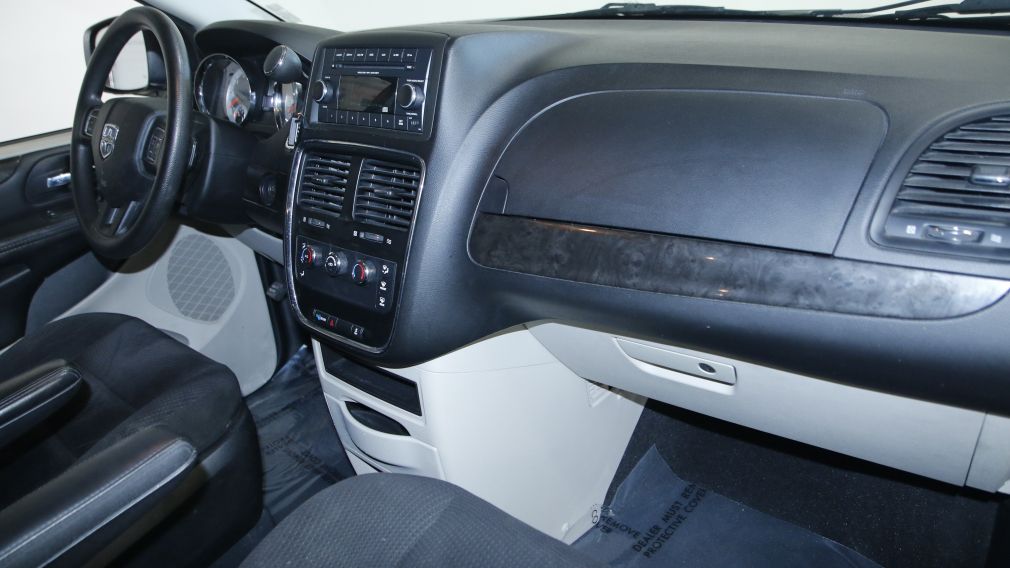 2015 Dodge GR Caravan Canada Value Pkg AUTO AC GR ELEC 7 PASS #26