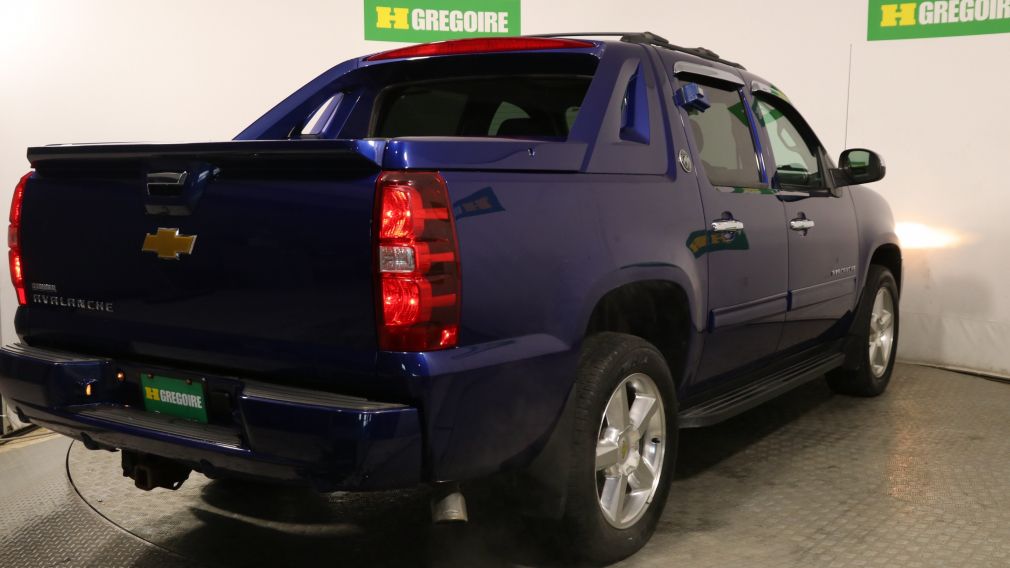 2013 Chevrolet Avalanche LT #21