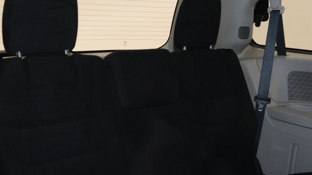 2015 Dodge GR Caravan Canada Value Package 7 PASSAGER A/C GR ELECT #18