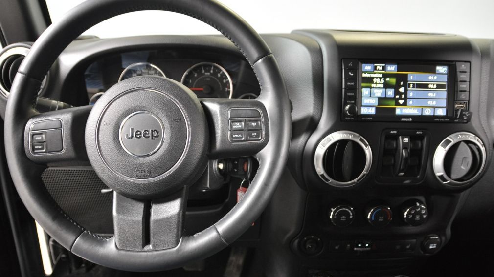 2015 Jeep Wrangler Unlimited Sahara GPS Bluetooth USB/MP3 A/C 2Toits #2