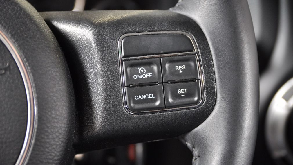 2015 Jeep Wrangler Unlimited Sahara GPS Bluetooth USB/MP3 A/C 2Toits #9