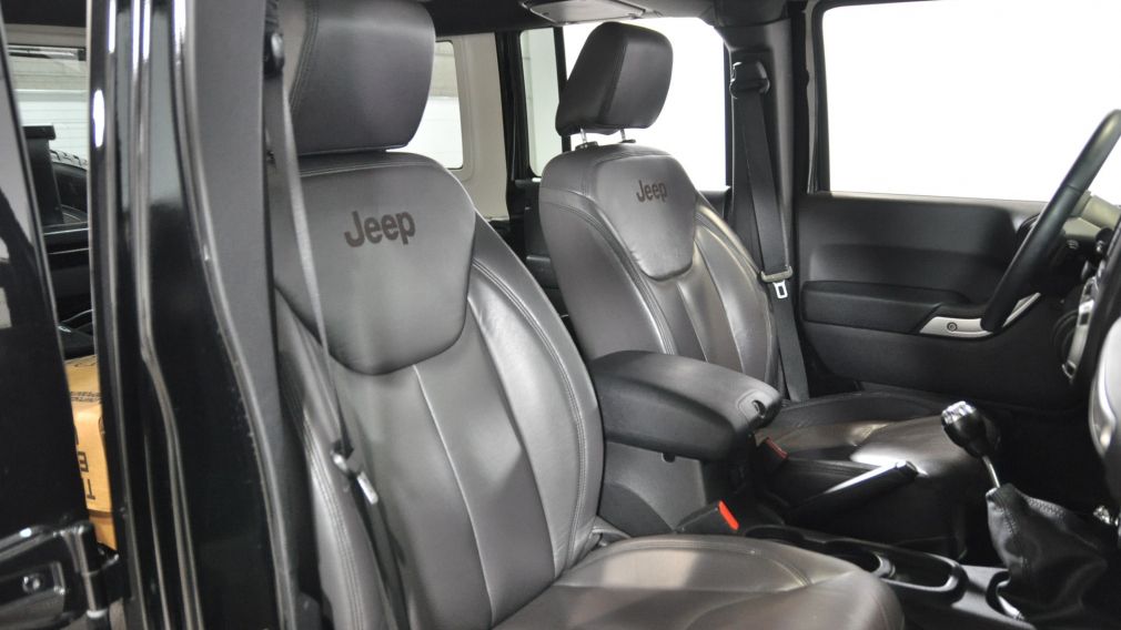 2015 Jeep Wrangler Unlimited Sahara GPS Bluetooth USB/MP3 A/C 2Toits #20