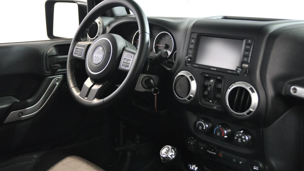 2015 Jeep Wrangler Unlimited Sahara GPS Bluetooth USB/MP3 A/C 2Toits #22