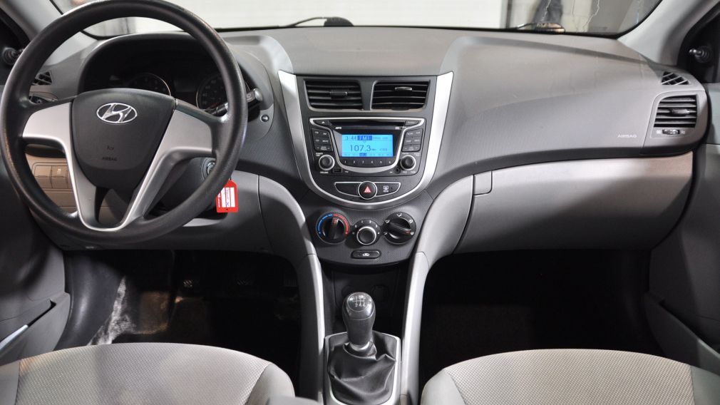 2013 Hyundai Accent L MP3/USB/AUX Fiable et ECONOMIQUE #2