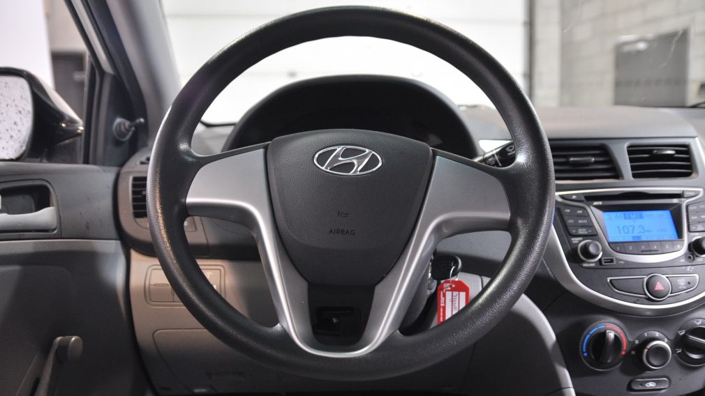 2013 Hyundai Accent L MP3/USB/AUX Fiable et ECONOMIQUE #4