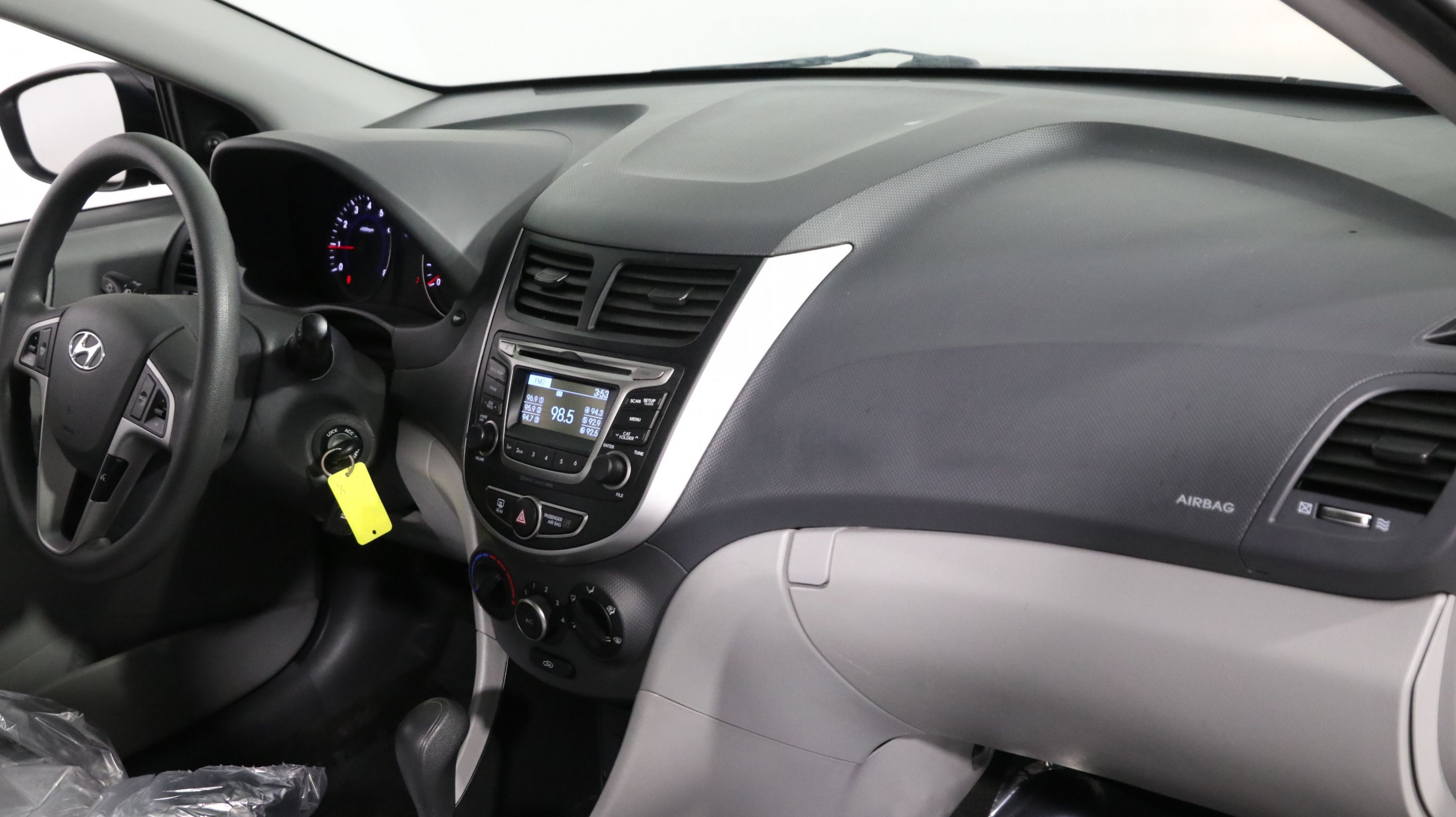 Hyundai Accent 2017 LE AUTO A/C BLUETOOTH usagée et d’occasion à vendre ...