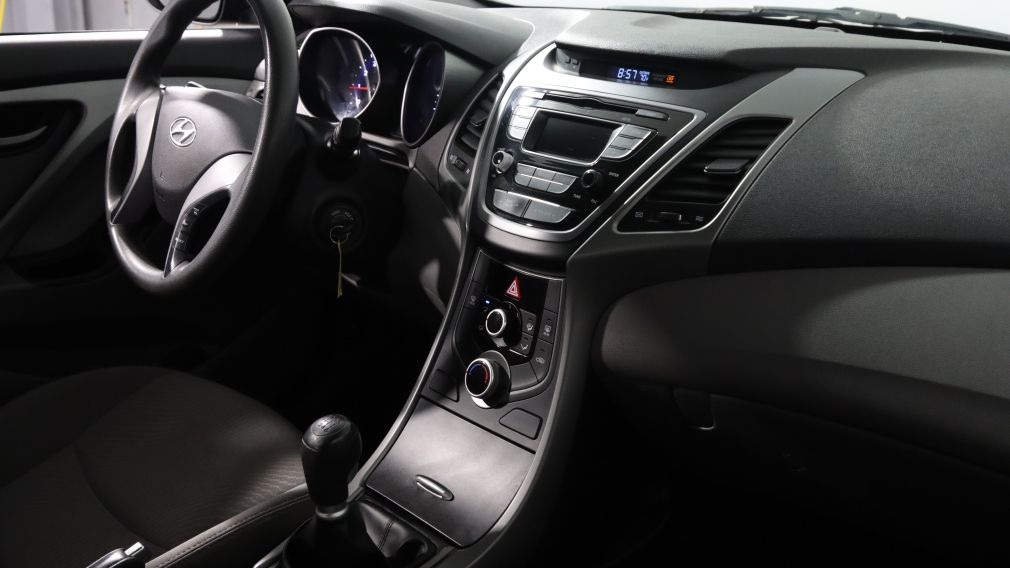 2015 Hyundai Elantra L #17