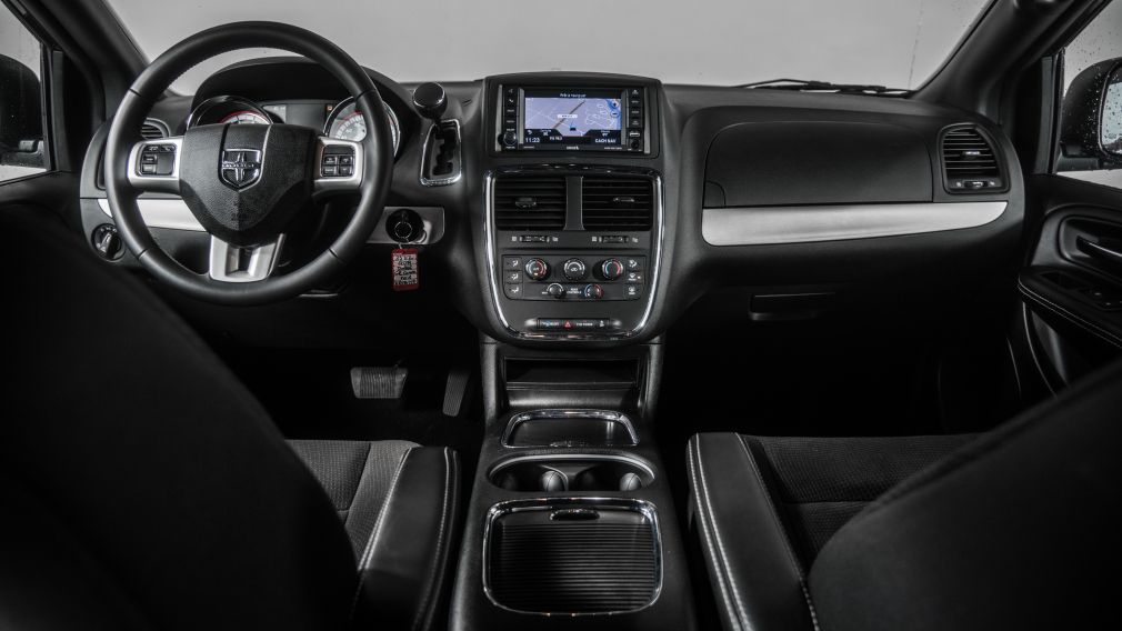 2019 Dodge GR Caravan SXT Premium Plus #26