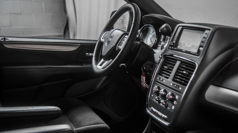 2019 Dodge GR Caravan SXT Premium Plus #30