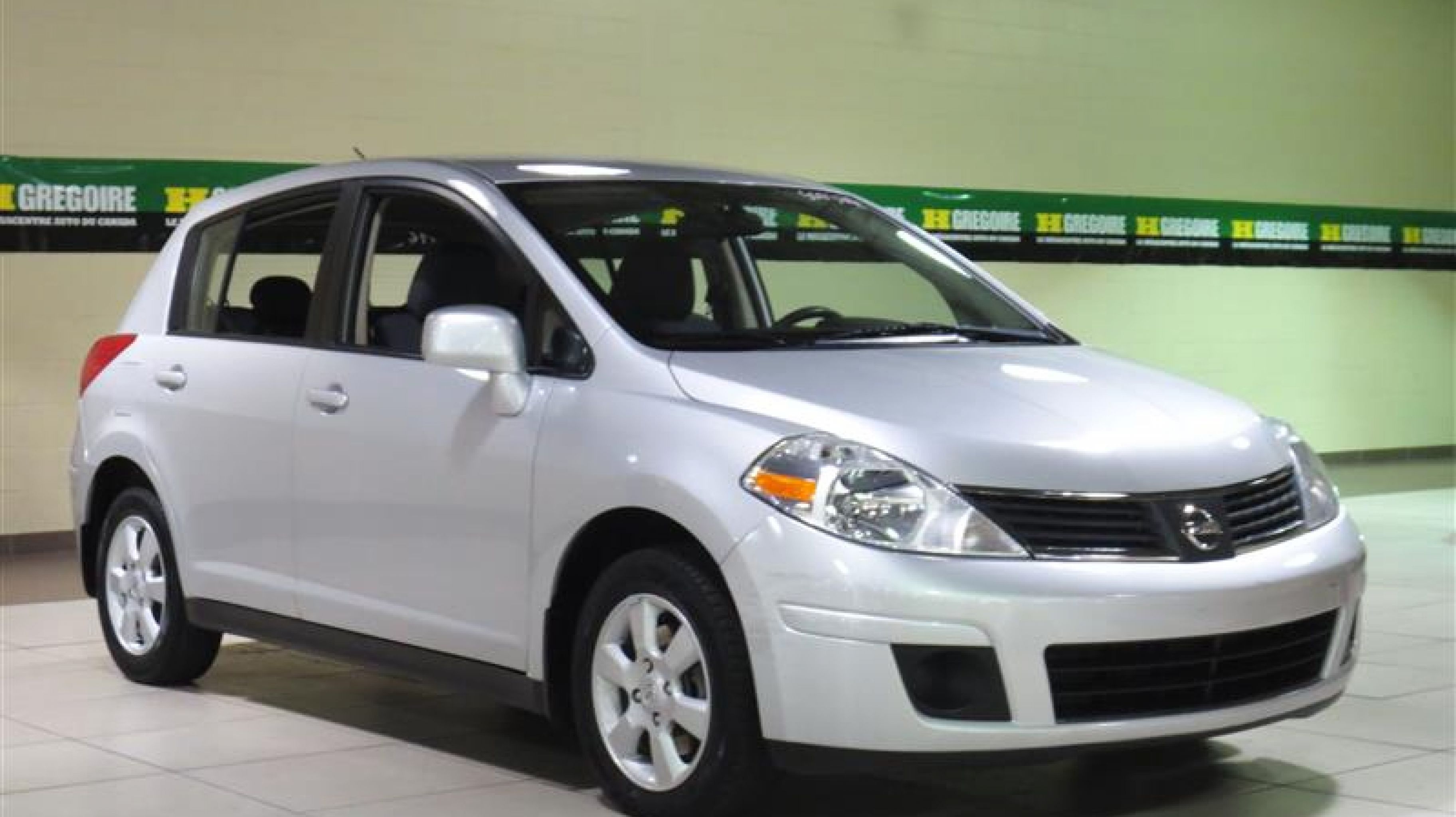 Nissan versa 2008