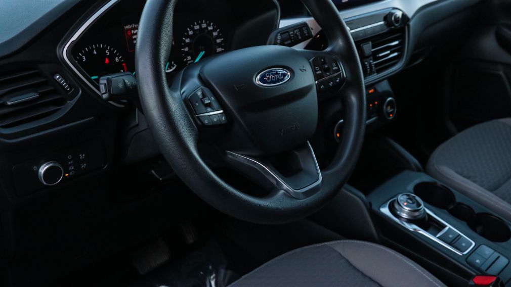 2020 Ford Escape SE #17