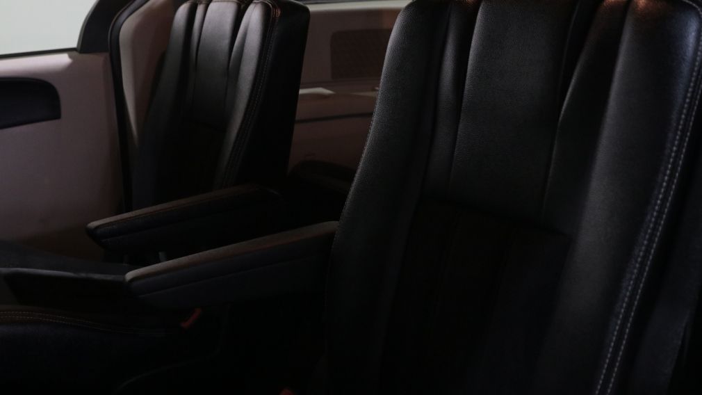 2017 Dodge GR Caravan SXT Premium Plus AUTO AC GR ELEC MAGS 7 PASS #17
