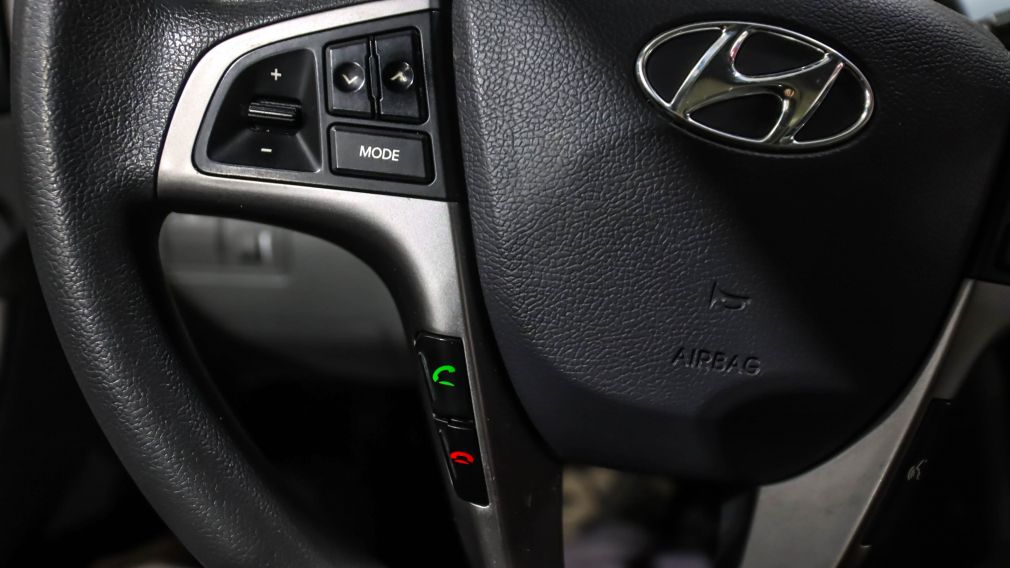 2015 Hyundai Accent SE #17