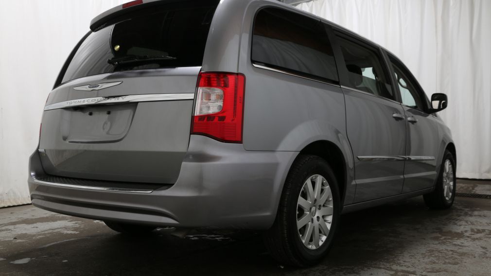 2015 Chrysler Town And Country TOURING A/C MAGS #6