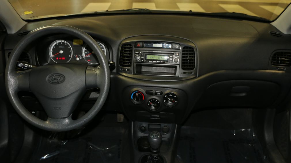 2009 Hyundai Accent L #11