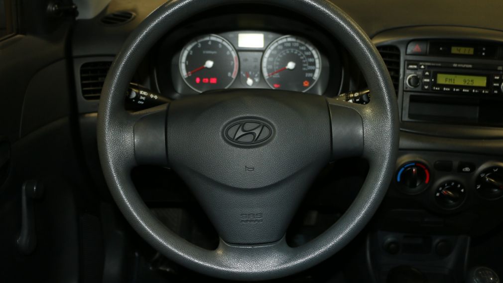2009 Hyundai Accent L #13