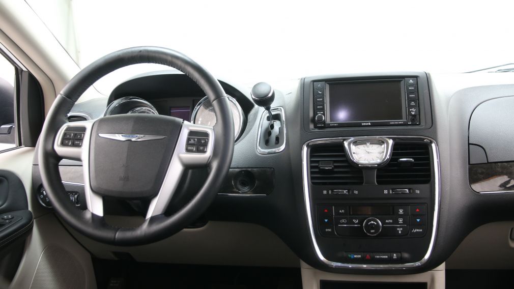 2014 Chrysler Town And Country Touring #11
