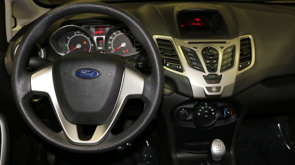 2012 Ford Fiesta SE #13