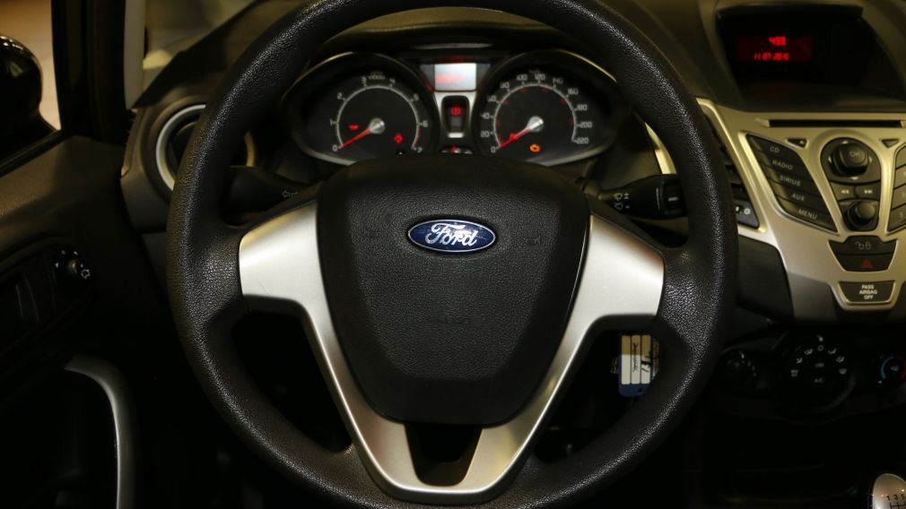 2012 Ford Fiesta SE #13