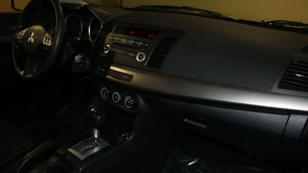 2012 Mitsubishi Lancer SE #21