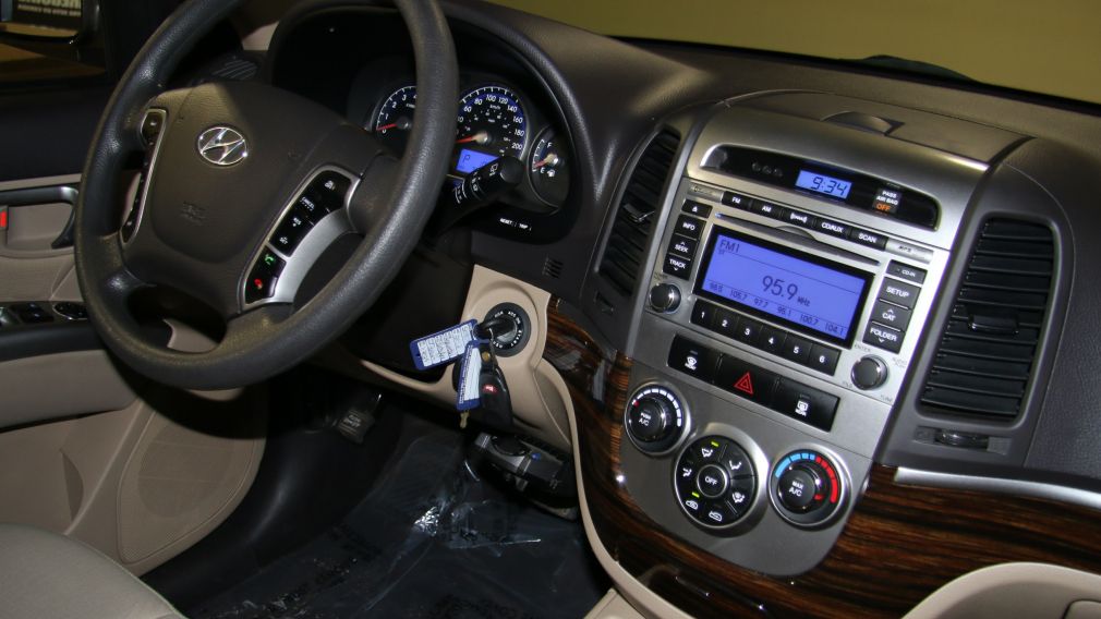 2012 Hyundai Santa Fe GL #23