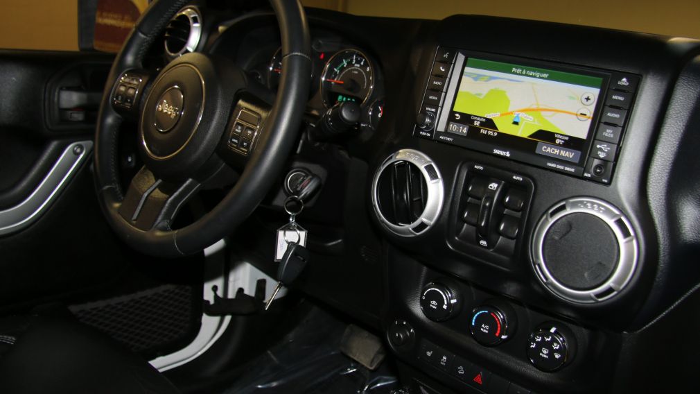 2013 Jeep Wrangler Sahara #24