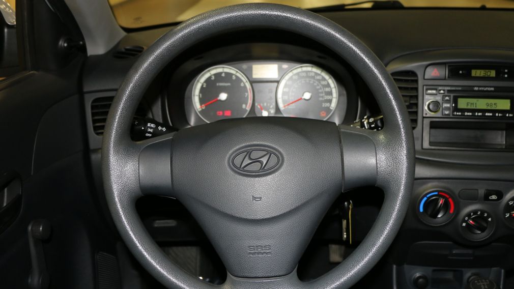 2009 Hyundai Accent L #10