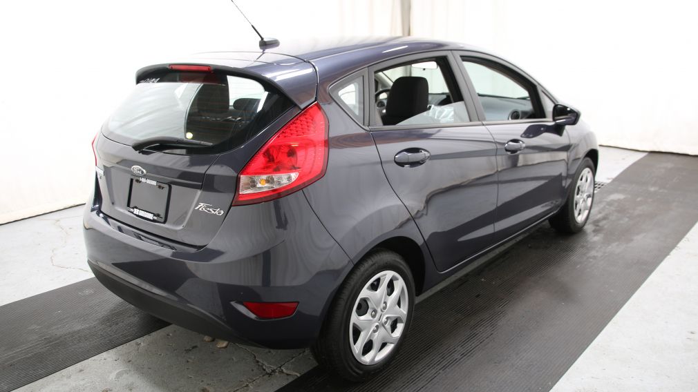 2012 Ford Fiesta SE #6