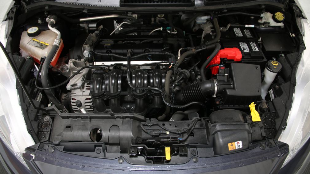2012 Ford Fiesta SE #17