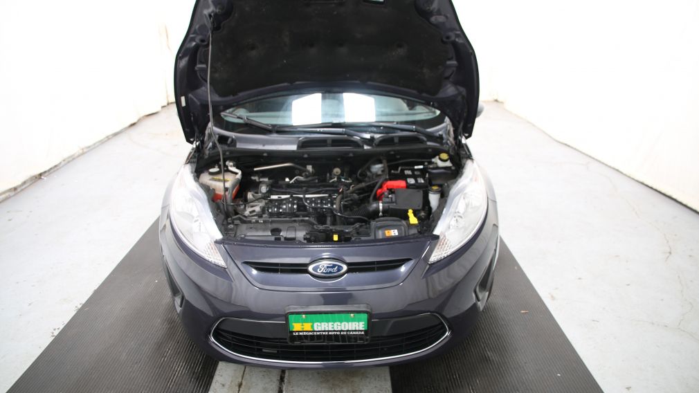 2012 Ford Fiesta SE #18