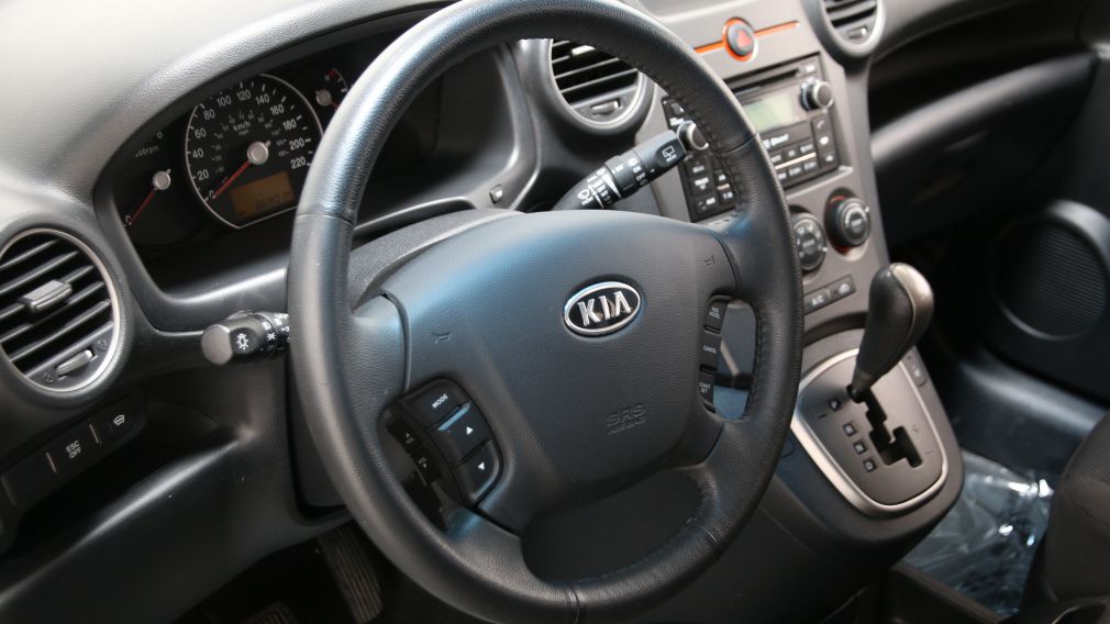 2010 Kia Rondo EX #7