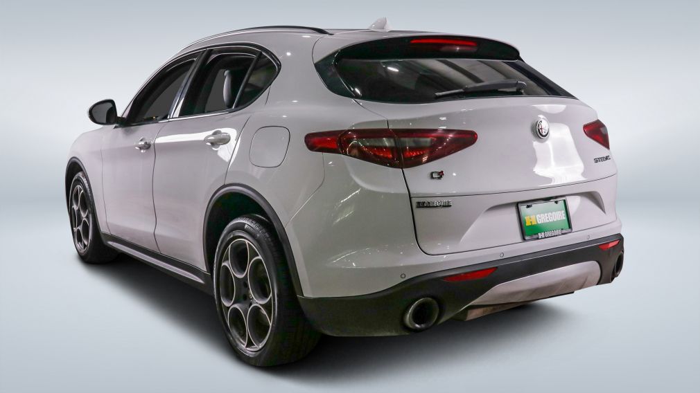 2018 Alfa Romeo Stelvio — photo 4