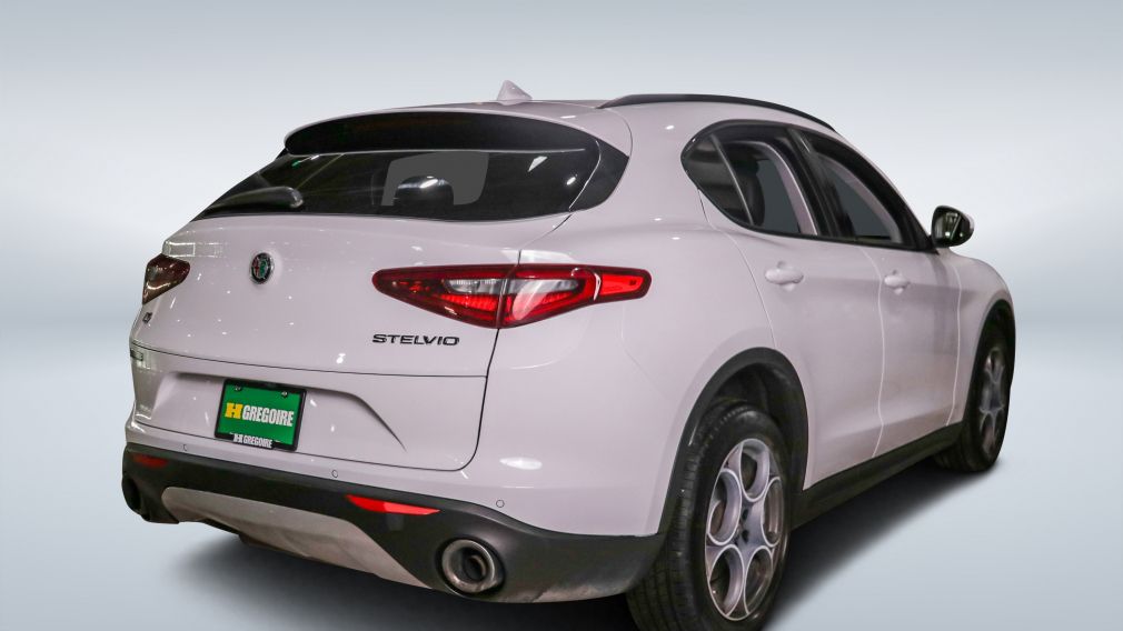 2018 Alfa Romeo Stelvio — photo 6