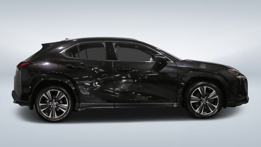 2023 Lexus UX — photo 8