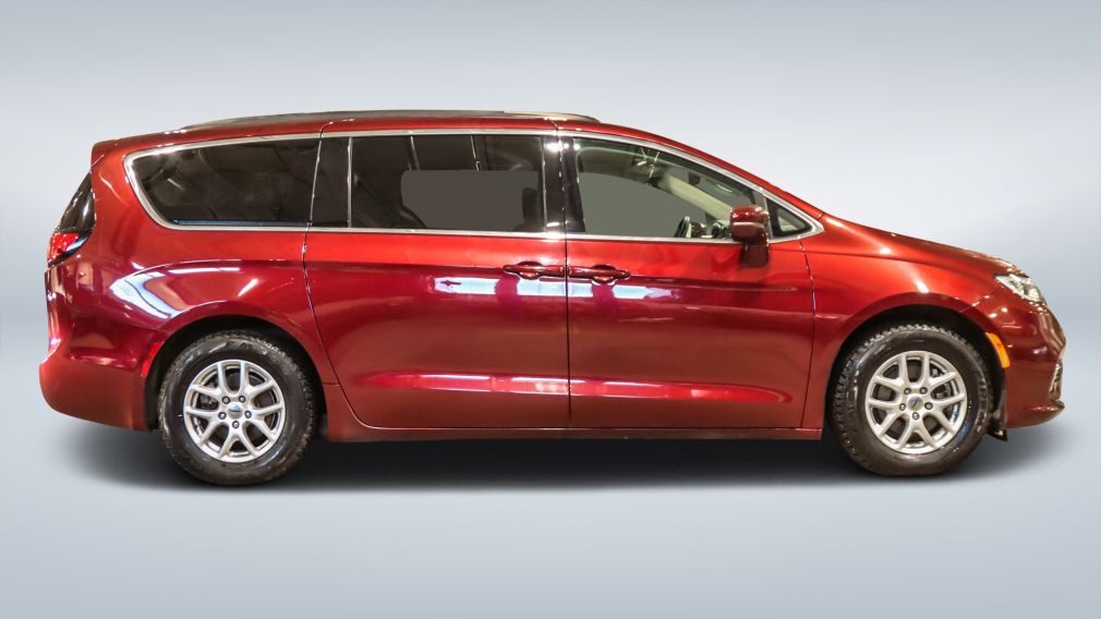 2022 Chrysler Pacifica — photo 8