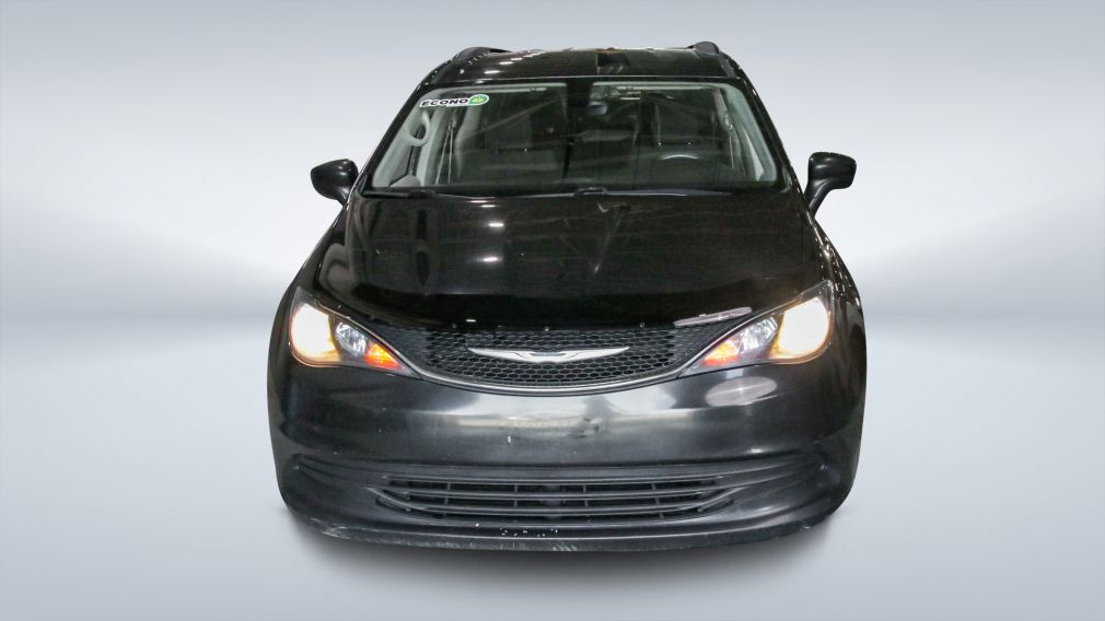 2017 Chrysler Pacifica — photo 2