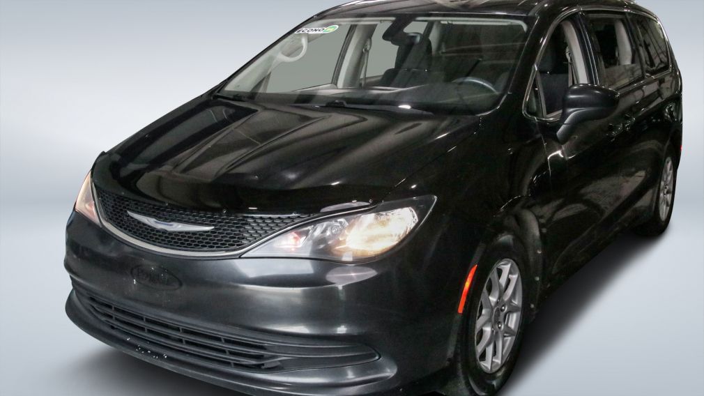 2017 Chrysler Pacifica — photo 3