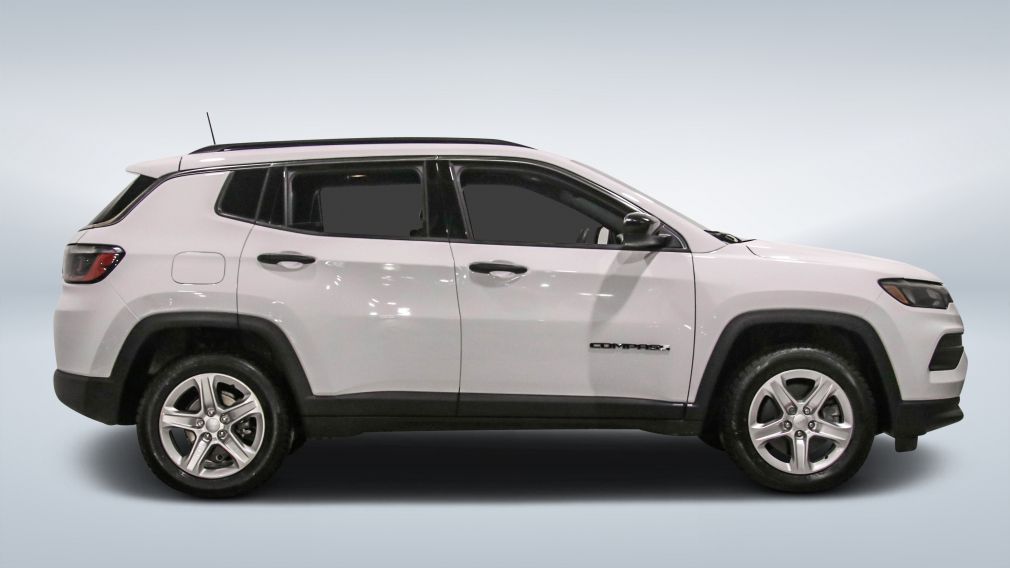 2023 Jeep Compass — photo 8