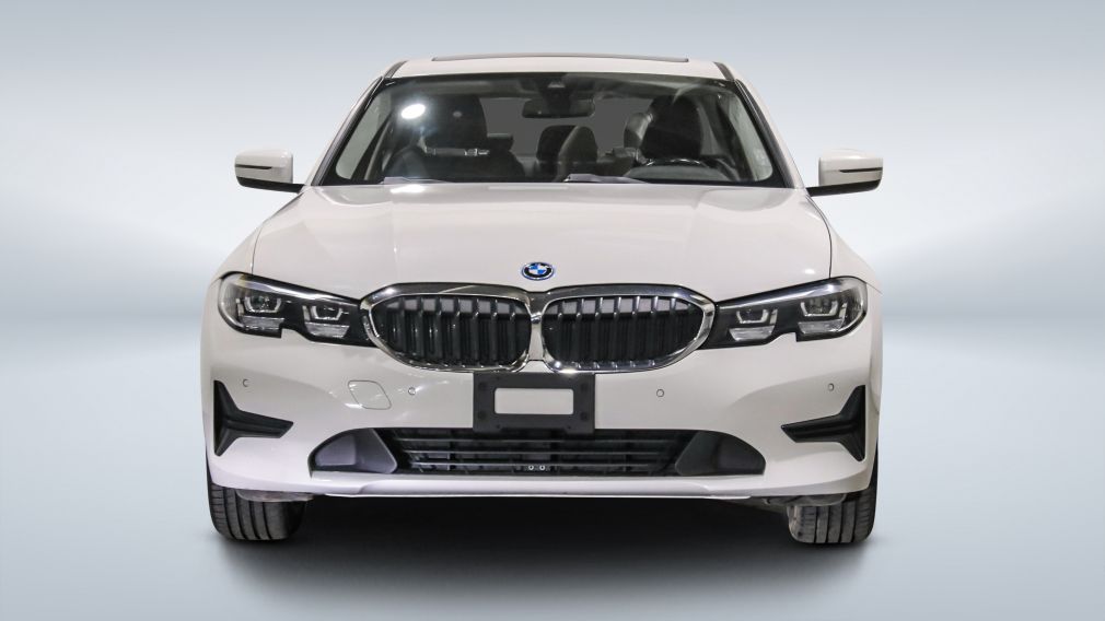 2022 BMW 330 — photo 2